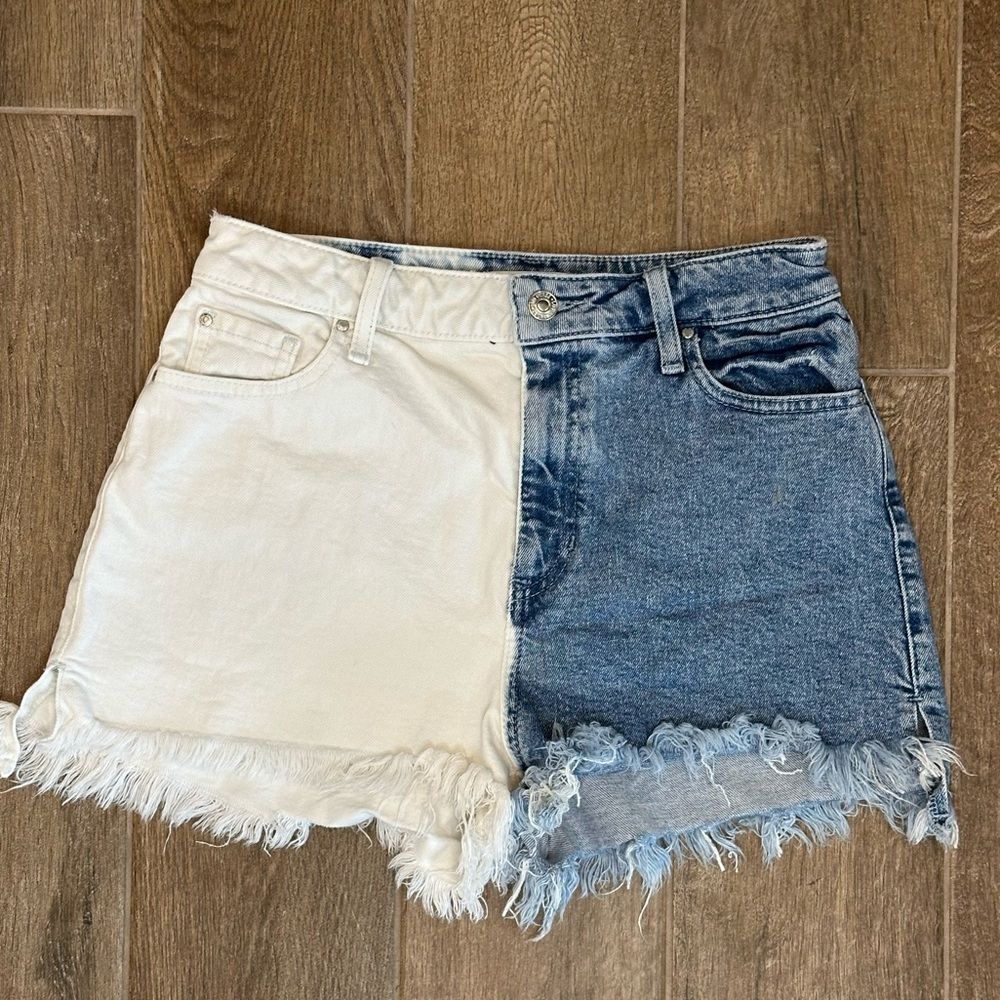 Guess Two-Tone Blue and White Jean Shorts Size 28